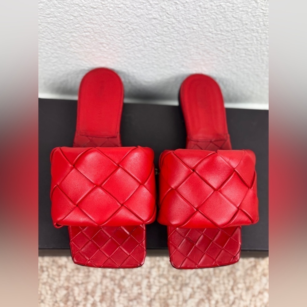 Bottega Veneta Red Quilted Sandals Size 37
